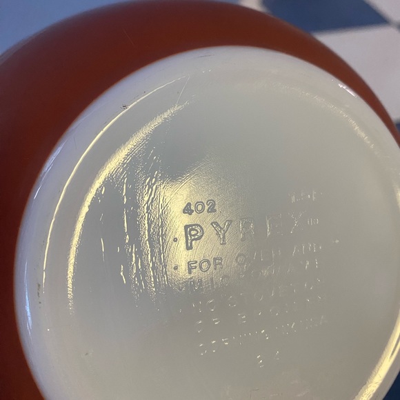 Pyrex Autumn Harvest mixing bowl - Picture 3 of 3
